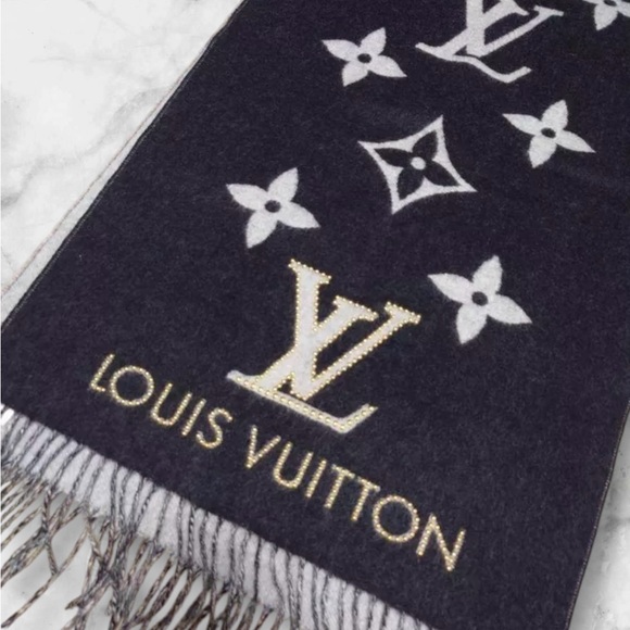 ❌SOLD❌🔥NEW, RARE🔥LOUIS VUITTON STUDDED CASHMERE REKYJAVIK SCARF - Picture 4 of 6